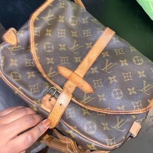 Louis Vuitton saumur 30